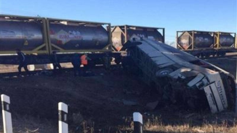 Автобус пойызға соғылып, 4 жолаушы қаза тапты