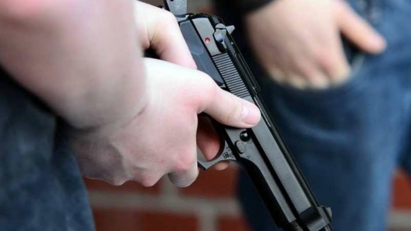 Мемлекеттік қызметшіге үш рет отқан полицей іздестіріліп жатыр - Қазақстан жаңалықтары