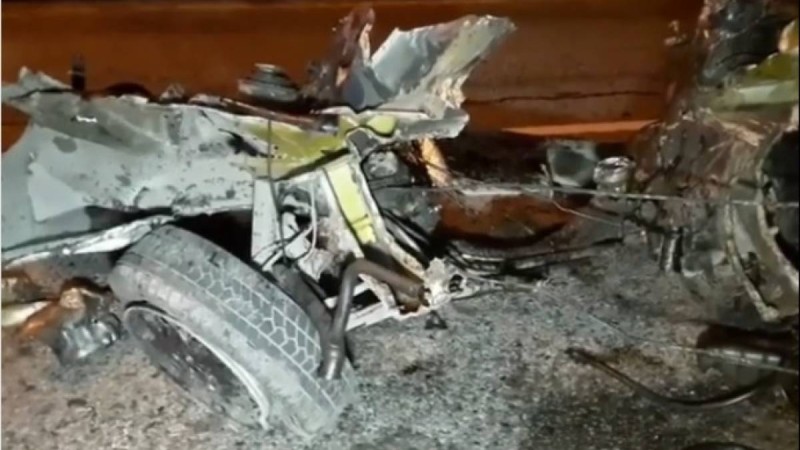 10:40Алматыда оңбай соғылған Mercedes-тің түгі қалмады