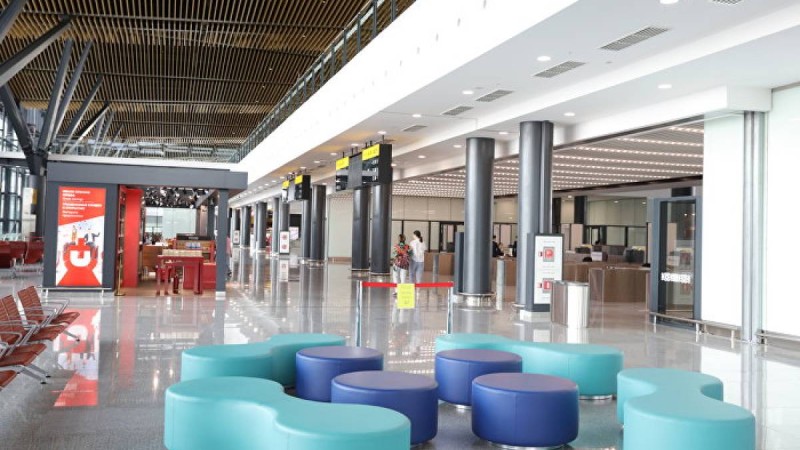 "Дос-Мұқасан" тобының әншісі әуежай қызметкеріне қол көтеріп, істі болып жатыр