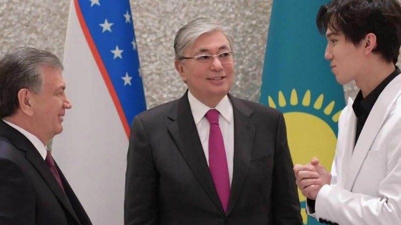 Димаш Құдайберген Тоқаевпен және Мирзиеевпен кездесті