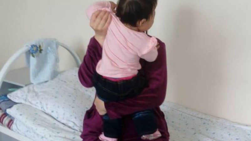 Ата-анасы қонақ күтіп жүрген: Түркістан облысында бір жасар сәби тарақанға қарсы уды жеп қойған - Қазақстан жаңалықтары