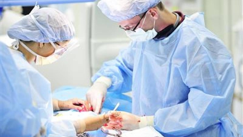 Ақтөбелік дәрігерлер соғыс ардагерінің денесінде 63 жыл тұрған оқты алды