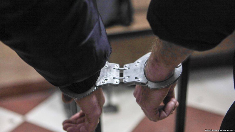 Ресейде екі полицей азаптау бабымен түрмеге кесілді