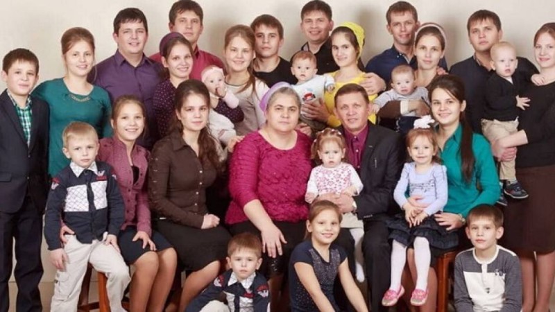 8 жылда 14 баланы өмірге әкелген: Тараздық ерлі зайыпты көп бала тәрбиелеп отыр