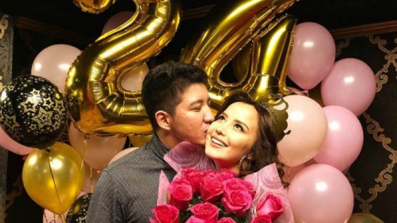 Жұлдыз Өмірғали Айқынмен бірге туған күнін атап өтті