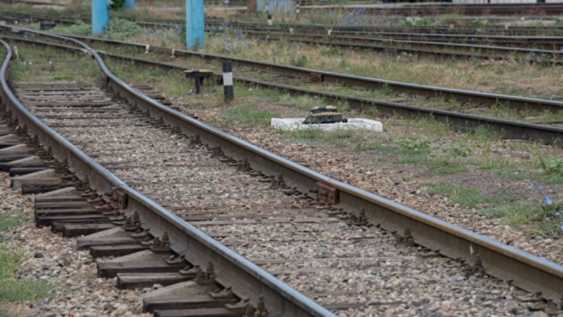 Атбасарда сенбілікте оқушы тоққа түсіп өлді: ҚТЖ ресми түсініктеме берді