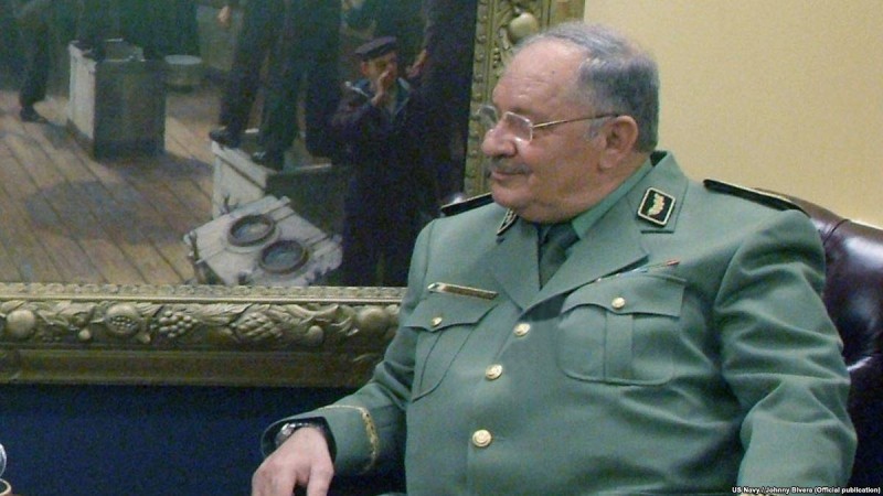 Алжир әскері бас штабының басшысы ел президентін қызметке жарамсыз деп тануға шақырды