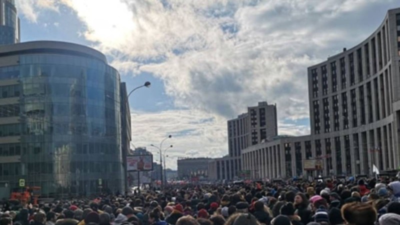 Ресейде интернет еркіндігі митингілеріне мыңдаған адам қатысты