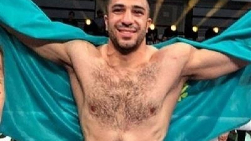 Ауыр салмақтағы қазақстандық боксшы қарсыласын нокаутқа түсірді