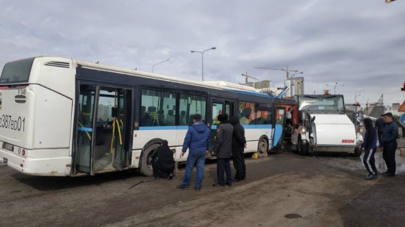 Жүргізушінің артында 4 баласы қалды: Елордада қайтыс болған жолаушы жалғызбасты ана болған - Қазақстан жаңалықтары