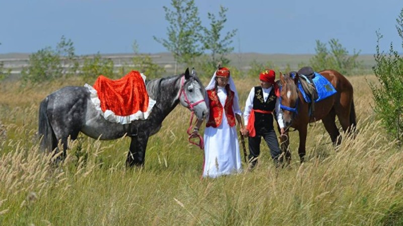 15 сәуір – Қозы Көрпеш пен Баян Сұлу күні