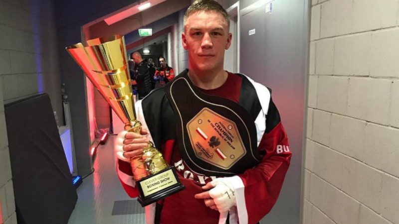 Коточигов титулды жекпе-жекте жеңіске жетті