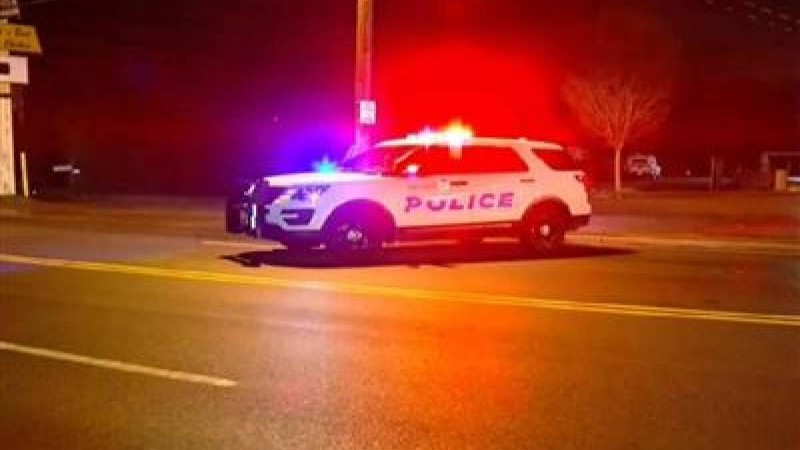 Белгісіз біреу көлігімен шіркеуді қиратты, 6 адам зардап шекті