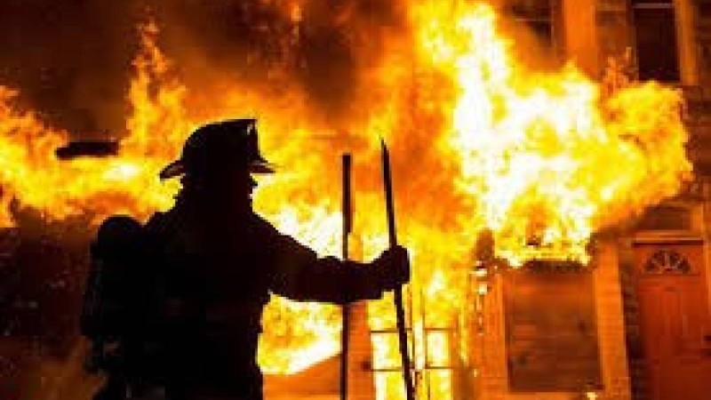 Қостанайда ойыншық қоймасы өртеніп кетті - новости Казахстана