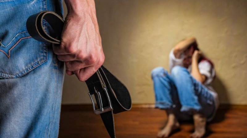 "Өлімші етіп сабаған": Қарағандыда жас әйелді пышақтаған ер адам ұсталды - Қазақстан жаңалықтары