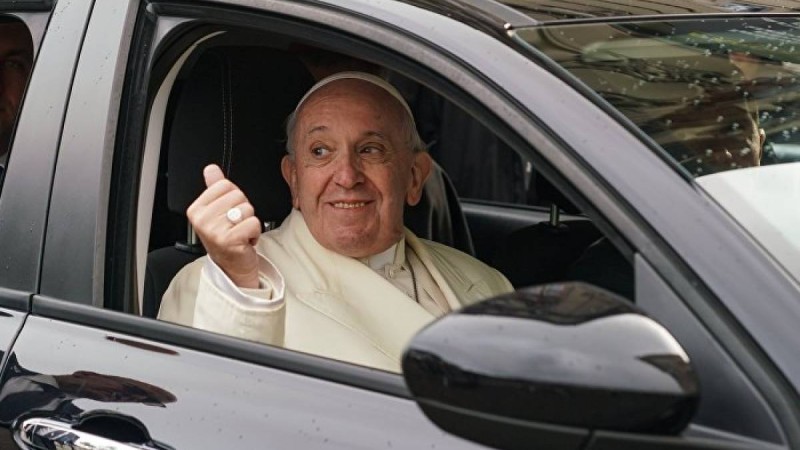 "Құдай бізден сұрайды" Рим папасы Оңтүстік Судан басшыларының аяғын сүйді