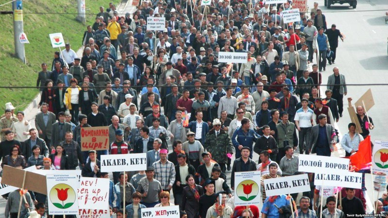 Қырғызстандағы "Қызғалдақ революциясы": 14 жылдан соң