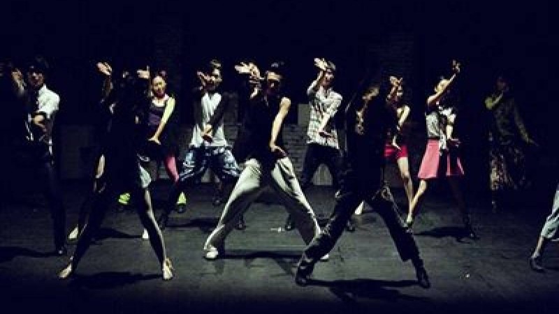 Қазақстандық биші жігіт Ресейдегі шоуда үшінші орын алды