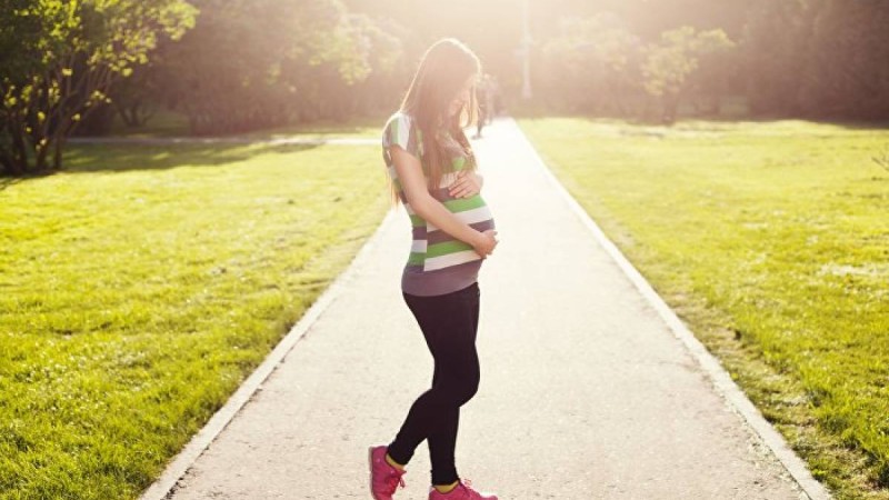 Қырғызстанда туған әкесі зорлап, жүкті қылған жасөспірім қыз босанды