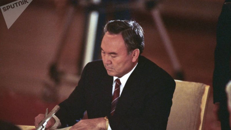 Барушы болма, әйтпесе түтіп жейді: Назарбаев ашулы кеншілерге не айтты