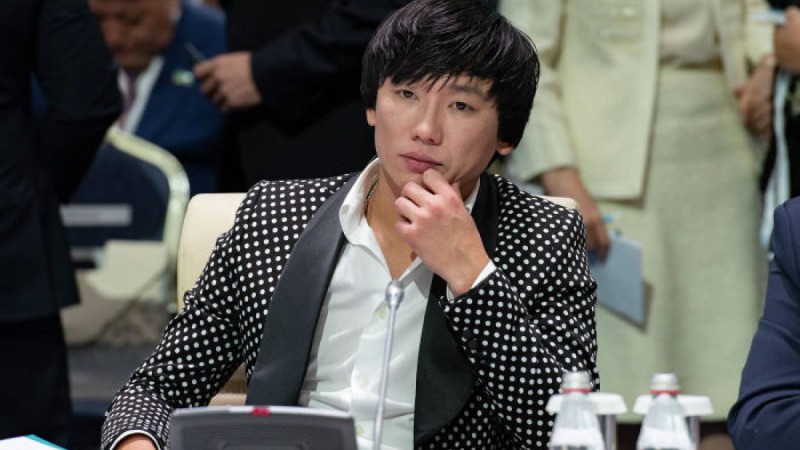 ол енді қоғамдық көлікте тегін жүреді