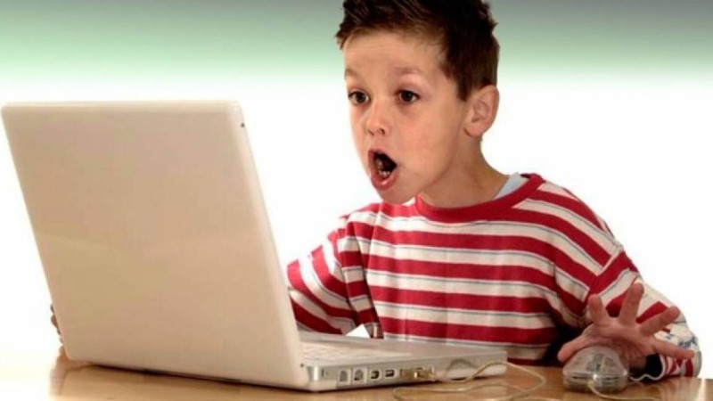 Елімізде әлеуметтік желі арқылы жыныстық қатынасқа түсуді ұсынатын жасөспірімдер көбейген