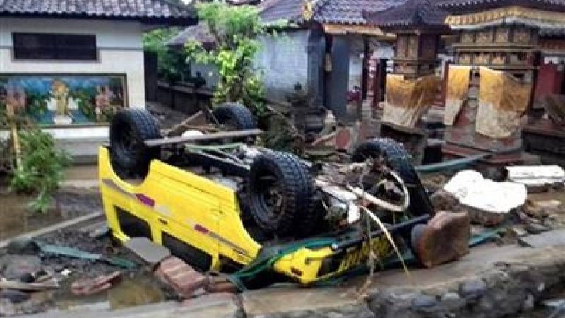 Индонезияда цунамиден 20 адам мерт болып, 165-і зардап шекті