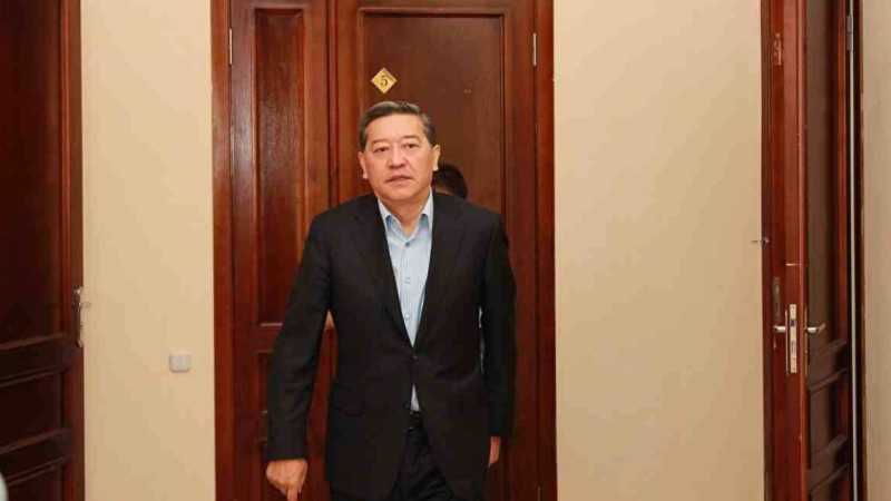 Серік Ахметовты шартты түрде мерзімінен бұрын босатудан бас тартылды
Сотталған экс-премьер-министр жазасын шартты түрге ауыстыруды сұраған еді