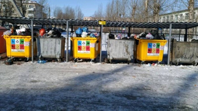 қалада қоқыс жәшіктері ұрланып жатыр