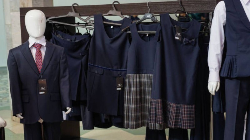 Әр оқушыға - 30 мың теңге: мектеп формасын сатып алуға бұл ақша жете ме