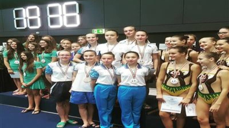 Синхронды жүзуден қазақстандықтар Венгрияда бірінші орын алды