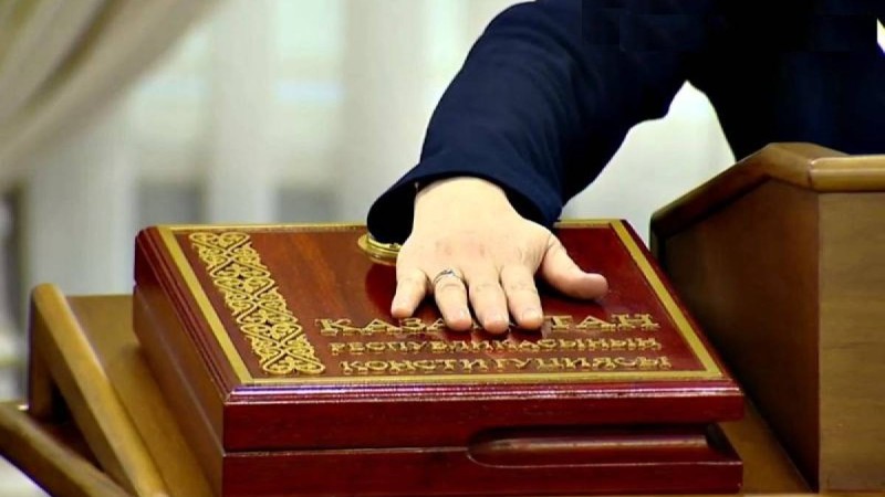 Жаңа министрлер халық пен президент алдында ант берді
                                Министрлер халық үшін бар күш-жігеріп жұмсауға уәде берді