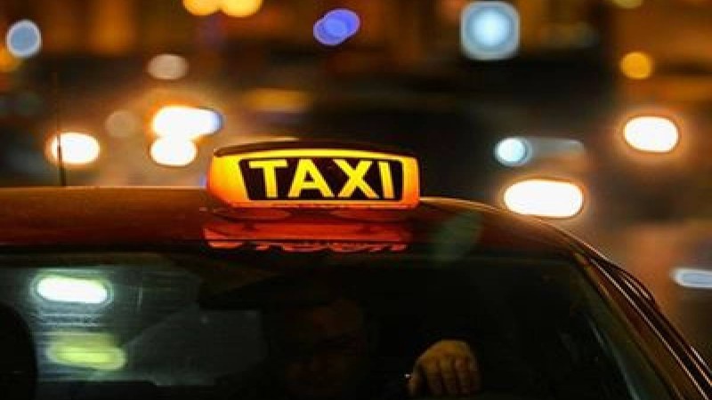 ШҚО-да жүргізуші жолаушы ұмыт қалдырған 1,5 миллион теңгені қайтарды