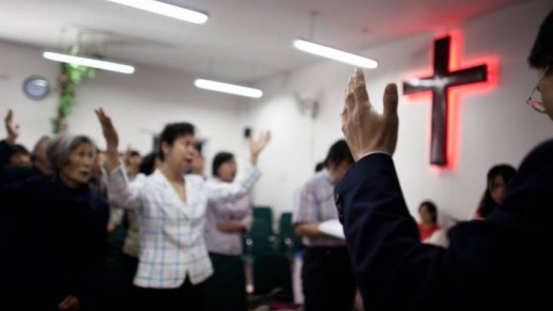 Қытай билігі Роджество қарсаңында шіркеулерге рейдтерді көбейтті