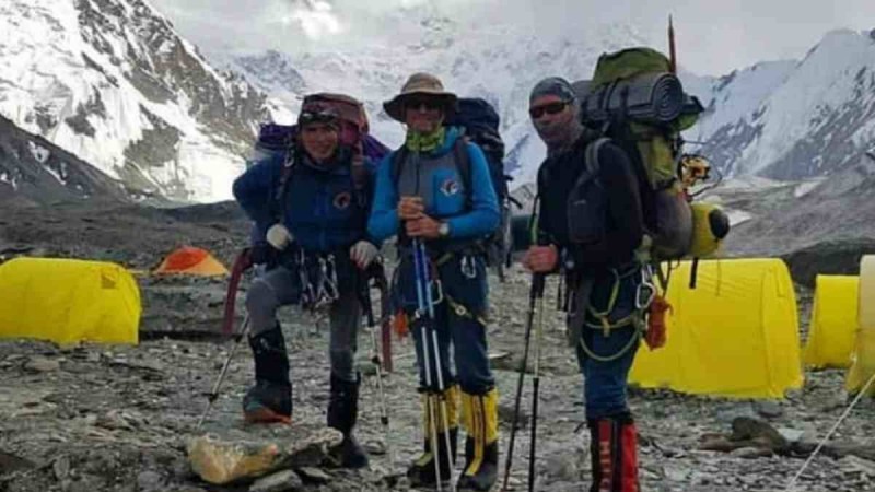 Алматы альпинизм федерациясы: Қырғызстандағы альпинистерді тірі күйінде табу мүмкіндігі жоқ
Қазақстандық тарап ертең тағы бір бақылау жүргізеді