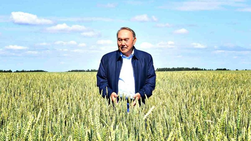 Назарбаев туған жер туралы ән жазып, оған бейнебаян түсірді (видео)
Әннің музыкасын сазгер Алтынбек Қоразбаев жазды