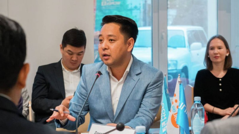 Данияр Есен қазақ отбасындағы әкенің рөлі туралы шындықты айтты