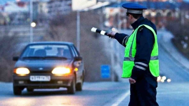 Қазақстанда полицейлер қайтадан алатаяқ қолданатын болды
Алатаяқтарды тек трафикті реттеу үшін қолдану ұсынылады