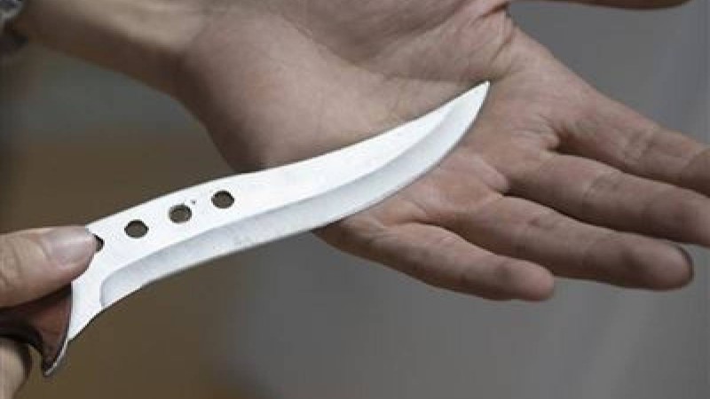 Оралда 80 жастағы қария өзіне пышақ салып қайтыс болды