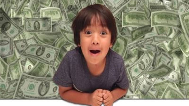 7 жасар бала әлемдегі ең бай блогер атанды