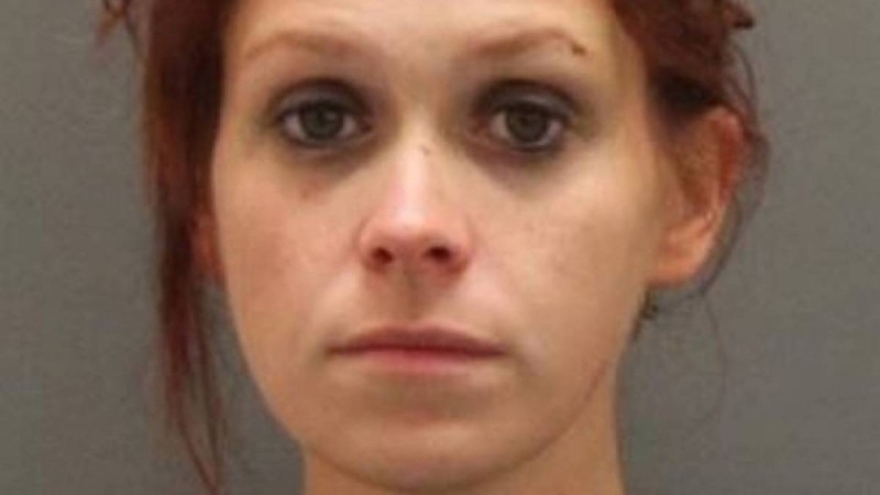 Әйел адам масаң күйде ойыншық көлік айдағаны үшін сотталған