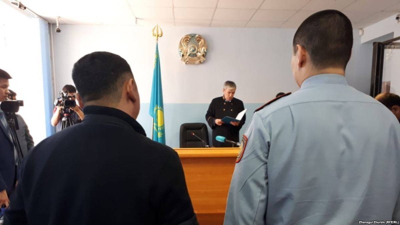 Ақтөбе облыстық кіріс департаментінің қызметкері сотталды