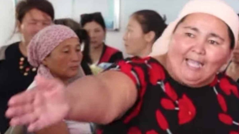 «Жанжалмен әрең аламыз»: Қызылордада аналар 21 мың теңге жәрдемақы үшін дау шығарды - Қазақстан жаңалықтары