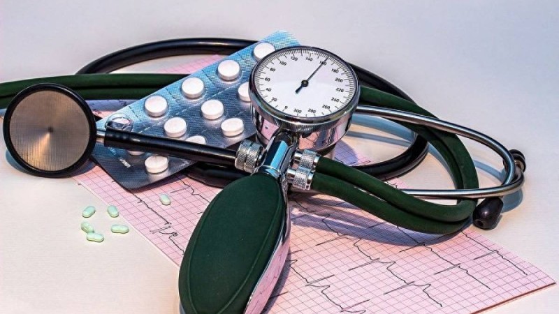 Шымкентте бір кабинетте отыратын әріптесін зорлаған дәрігер ақталып шықты