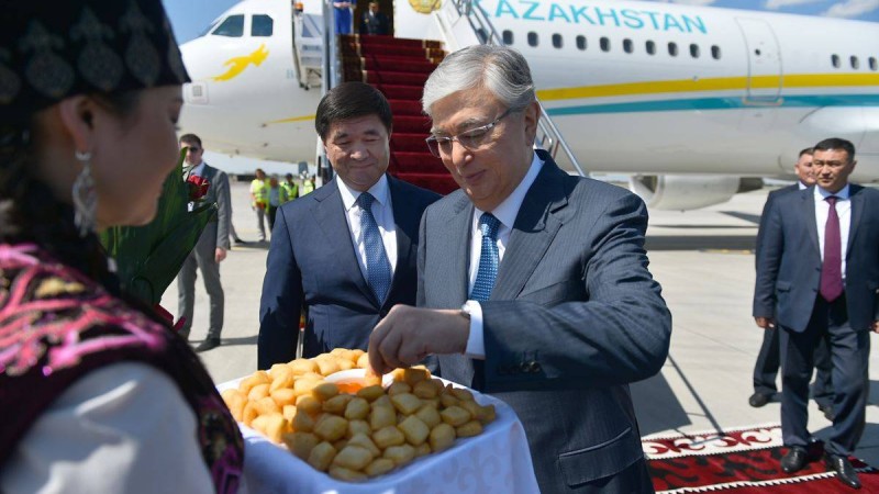 Тоқаев Қырғызстанға сапарлап барды