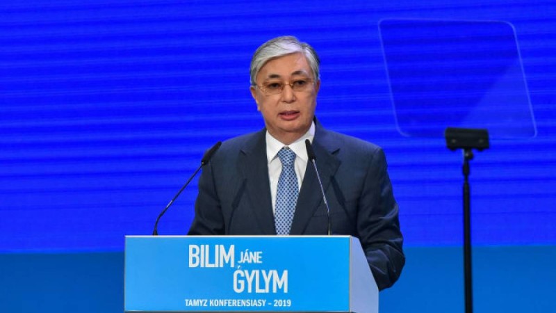 Тоқаев ағылшын тілін оқытуды 2-3 немесе 5-сыныптан бастауды ұсынды