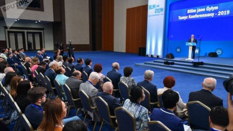 Тоқаев мұғалімдердің алдында сөз сөйледі