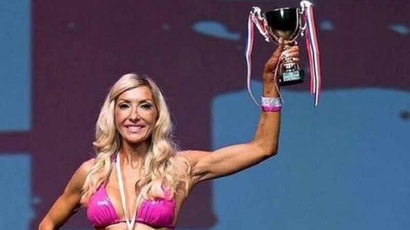 48 жастағы әйел Барби қуыршағына ұқсау үшін 105 ота жасатқан