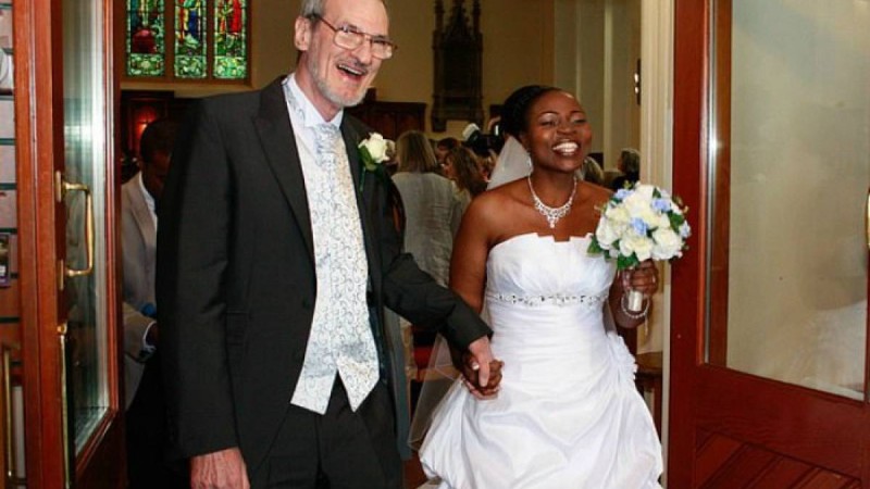 Өзінен 32 жас үлкен: 72 жастағы қарияға тұрмысқа шыққан 40 жастағы әйел бақытты екенін айтты - Қазақстан жаңалықтары